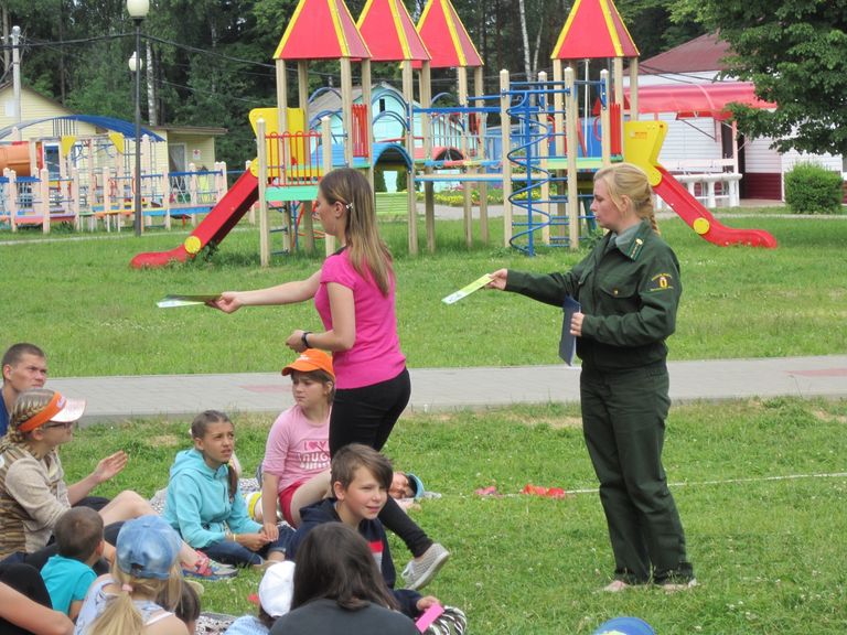 В детском лагере «Чайка» ярославские лесники провели беседу о правилах пожарной безопасности в лесу - фото 1