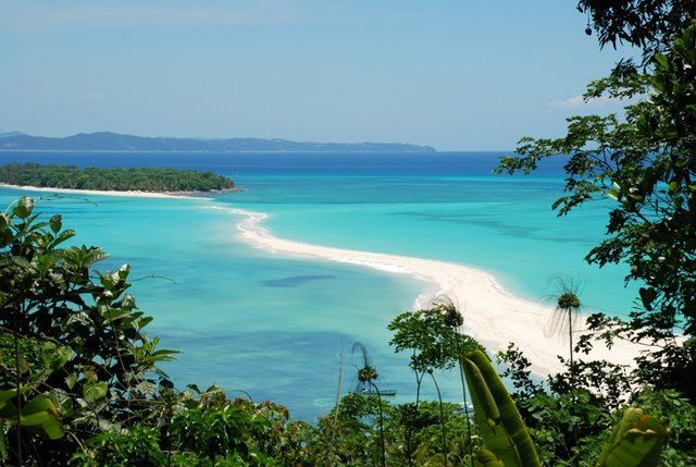 2013-07-21 01 02 Madagascar-Bay-Laguna-Beautiful-Sea-White-Sand