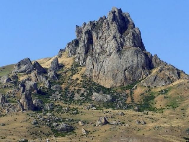 Гора Бешбармаг в Азербайджане стала природным заповедником - фото 1