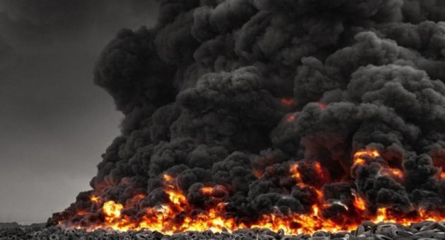 Международная общественность обратила внимание на пожар в Кувейте - фото 1