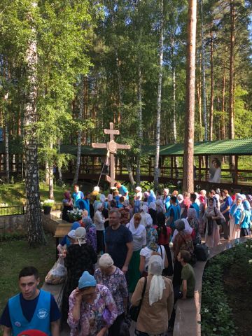 Екатеринбург 16 июля 2018 года накануне прискорбного юбилея - 100 летия убийства святых Царственных мучеников - фото 8