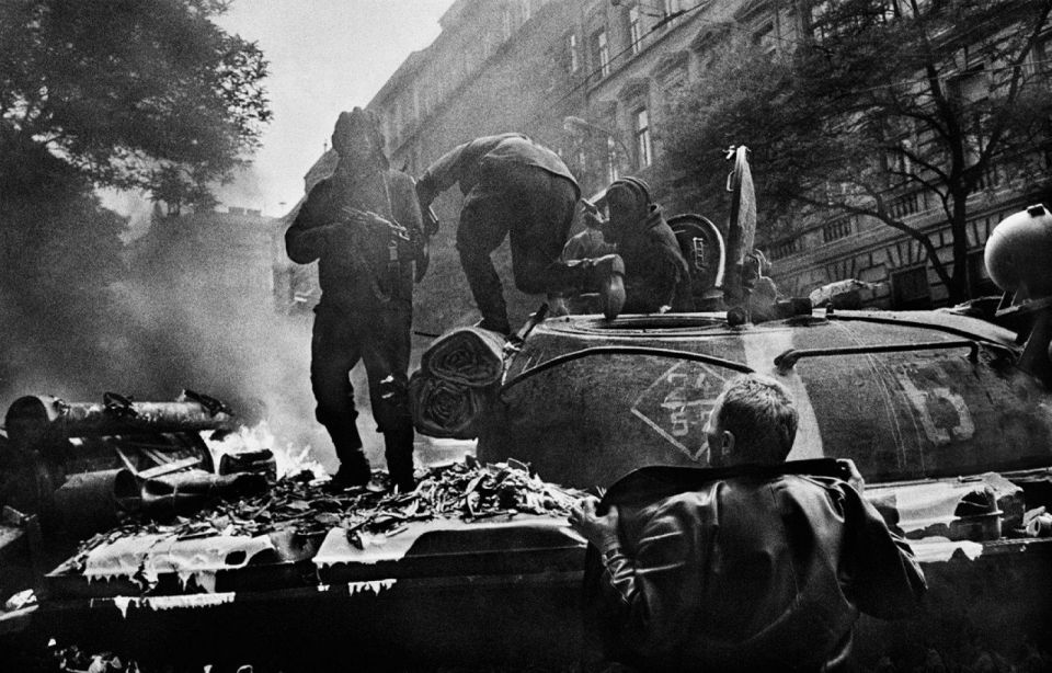 Танки идут по Праге: братский террор оккупации-1968 - фото 20
