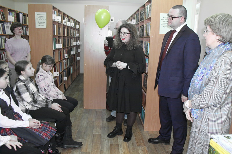 В сельской библиотеке Подмосковья открылась выставка детских работ  - фото 6