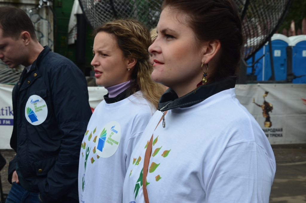  В Москве и других российских регионах проходит акция «Всероссийский экологический субботник – Зеленая Россия»   - фото 9
