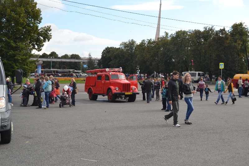 "Фото из окна". Из окна ретроавтобуса на ВДНХ - фото 62