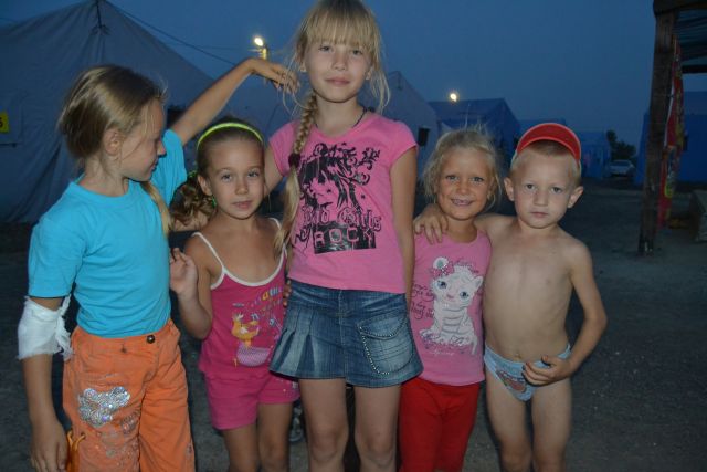 Лагерь для беженцев из Украины. Матвеев Курган - фото 45