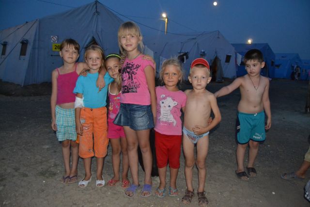 Лагерь для беженцев из Украины. Матвеев Курган - фото 47