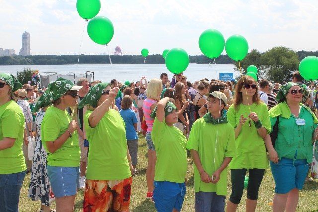   Экофест 2013 в Москве -  флешмоб «Зелёное сердце» - фото 14