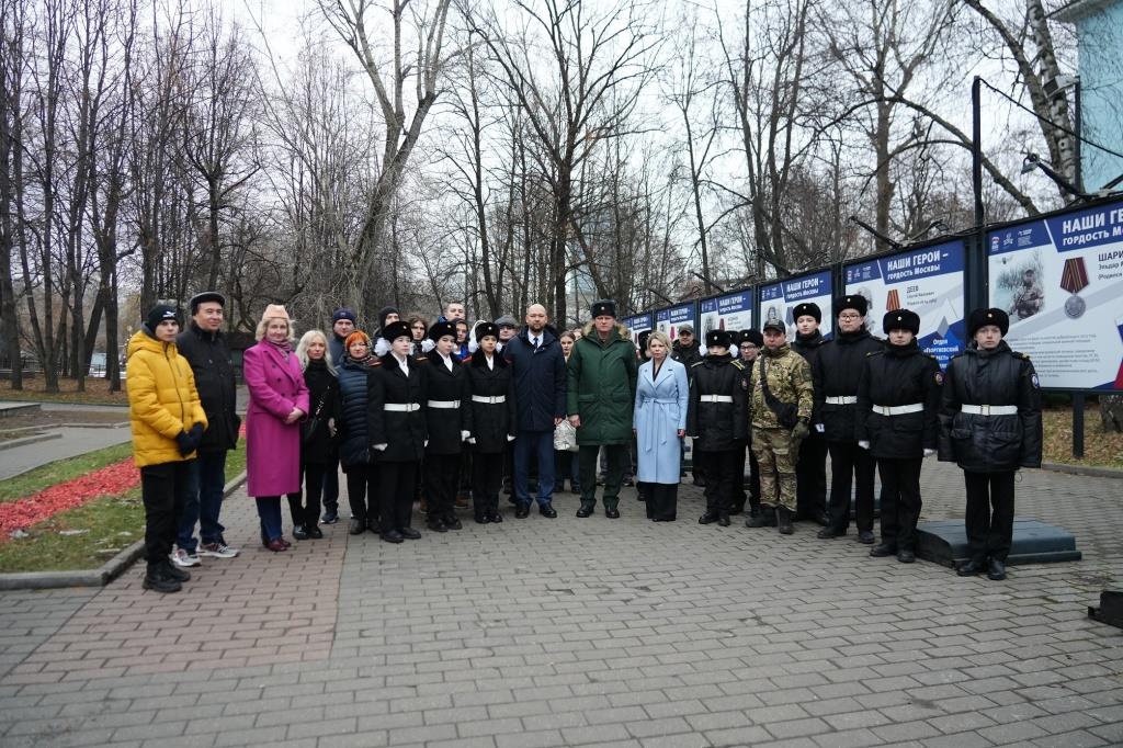 В центре столицы «Единая Россия» открыла выставку «Наши Герои – гордость Москвы» - фото 4