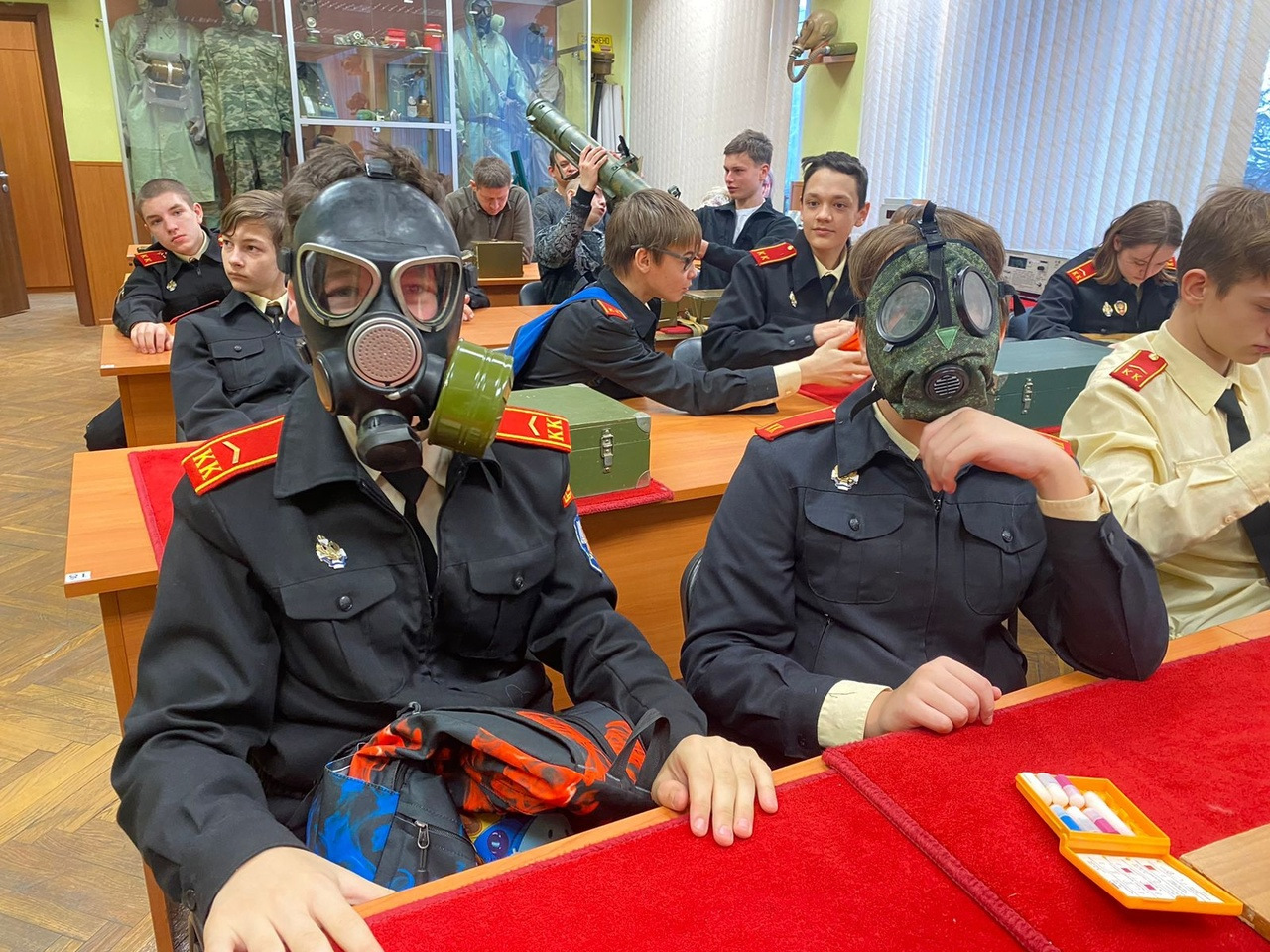 Военно-техническое общество организовало экскурсию для кадетов в Голицынский пограничный институт ФСБ - фото 7
