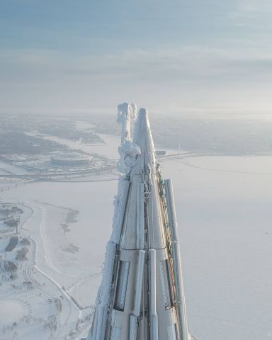В Санкт-Петербурге замёрзла башня «Лахта Центр» - фото 1