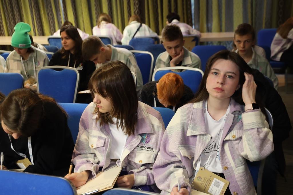Любовь к природе и русскому языку: 350 человек приняли участие во Всероссийском заповедном диктанте  - фото 4