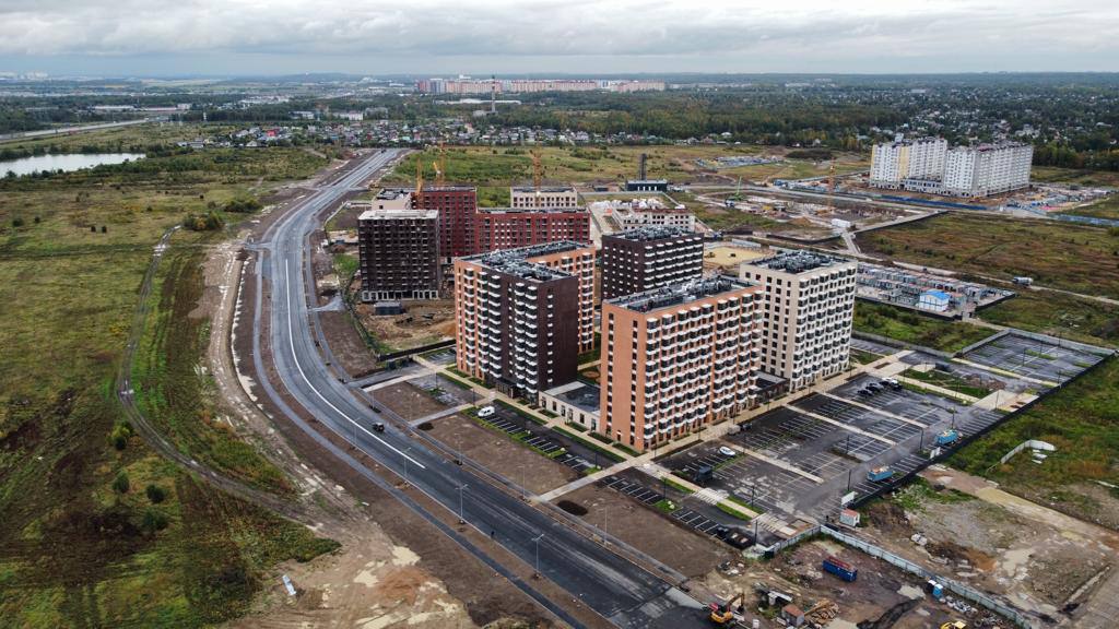 В поселке Новоселье Ленинградской области готовится к вводу новая автомобильная дорога длиной более километра - фото 2