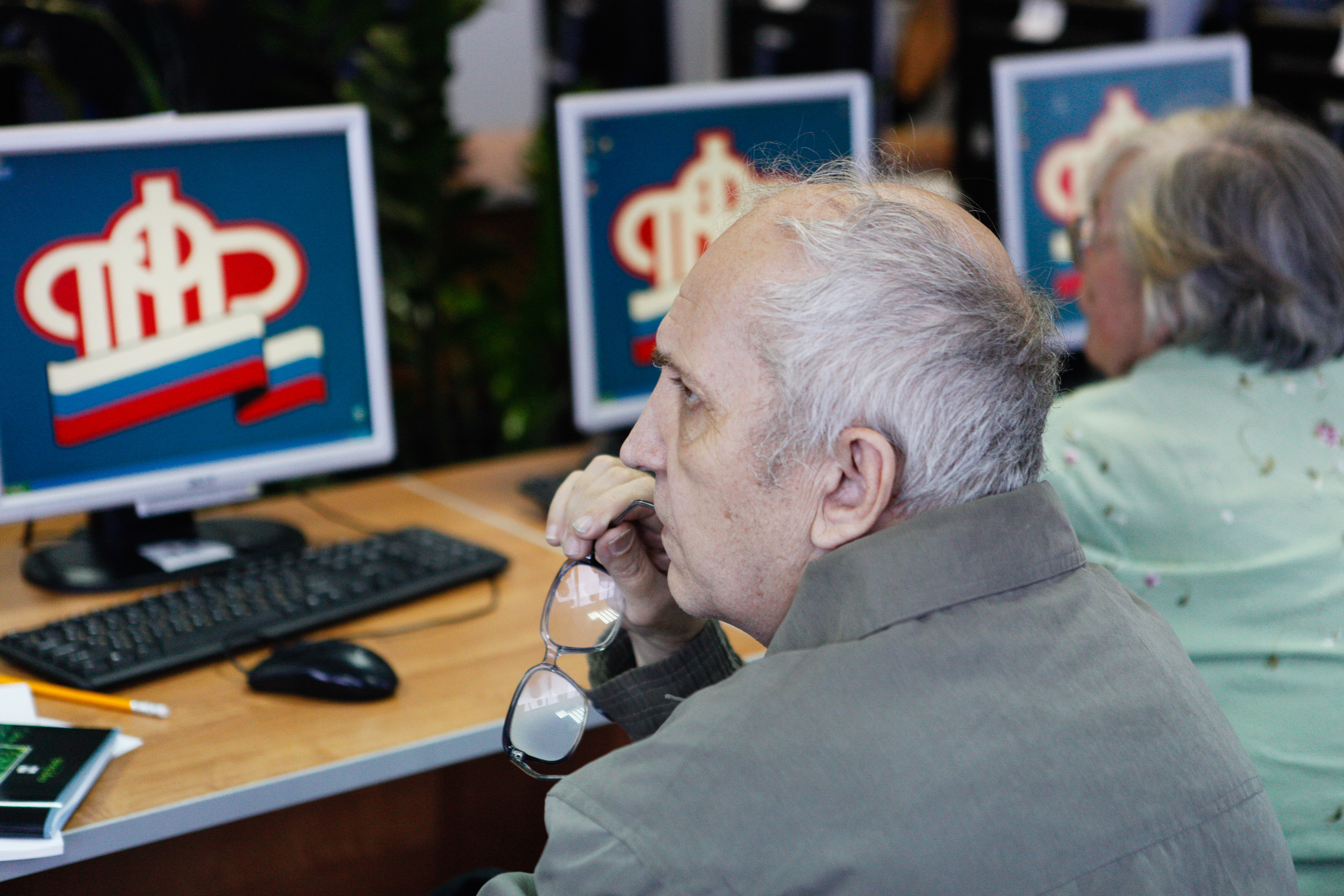 Депутатами Думы предложено вернуть старый пенсионный возраст - фото 1