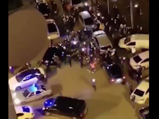 В подмосковном Бутово закатили массовую гулянку "стоп коронавирус" - фото 1