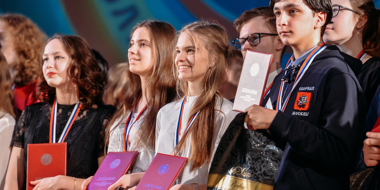 Выпускников школ, ставших финалистами Всероссийской олимпиады, признают призерами - Минпросвещения - фото 1