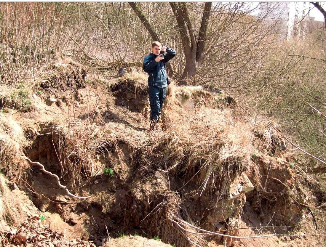 Геологическая служба ГПБУ «Мосэкомониторинг» приступила к плановому весеннему обследованию оползневых склонов в городе Москве. - фото 3