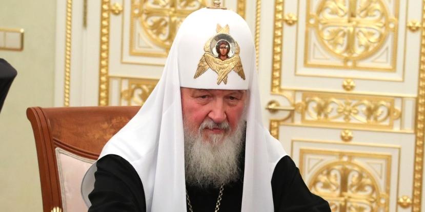 Патриарх Кирилл призвал прихожан воздержаться от посещения храмов - фото 1