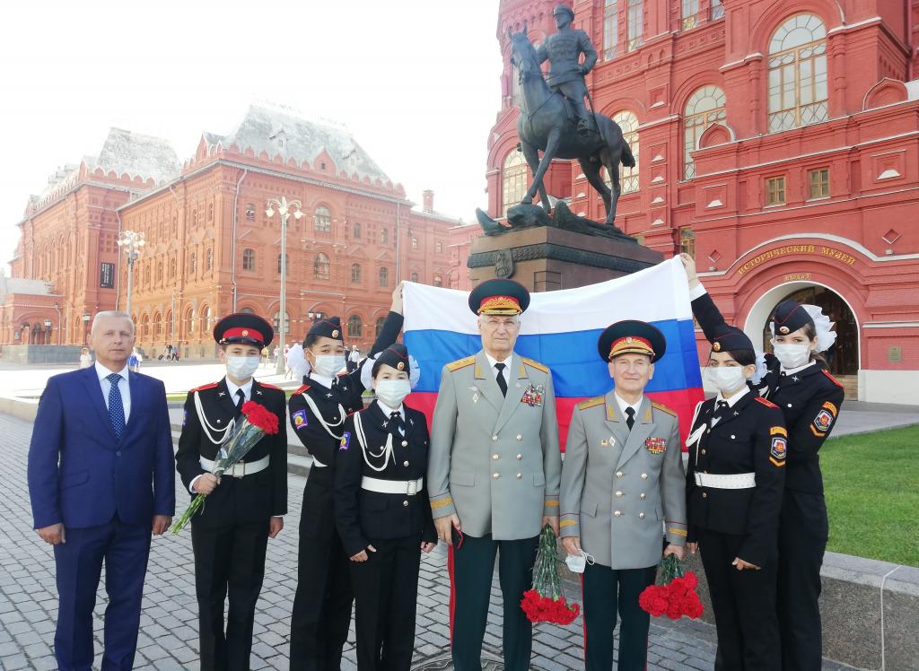 Московские суворовцы почтили память создателя суворовских военных и нахимовских военно-морских училищ  - фото 7