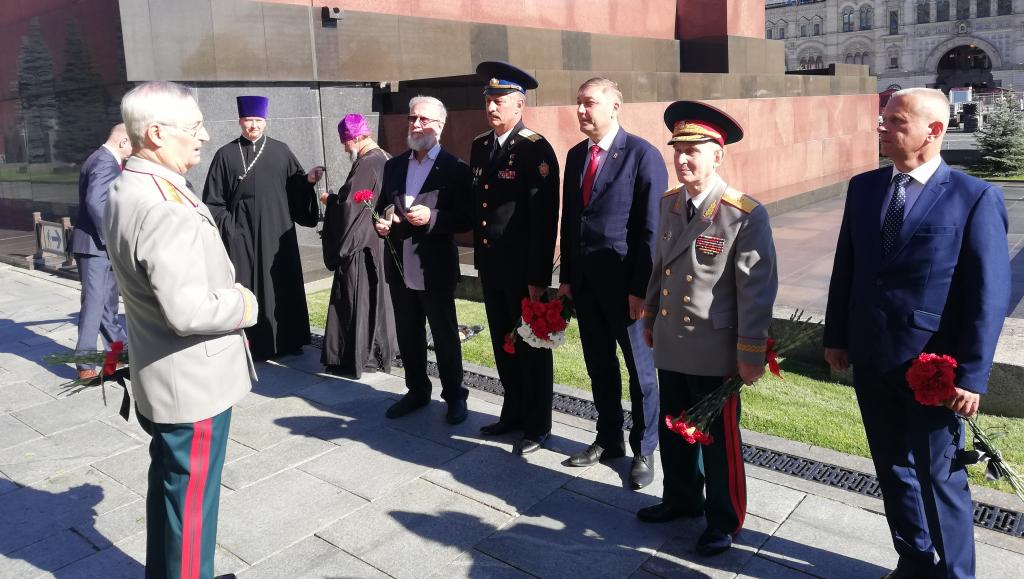 Московские суворовцы почтили память создателя суворовских военных и нахимовских военно-морских училищ  - фото 11