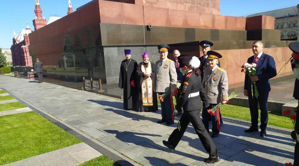 Московские суворовцы почтили память создателя суворовских военных и нахимовских военно-морских училищ  - фото 2