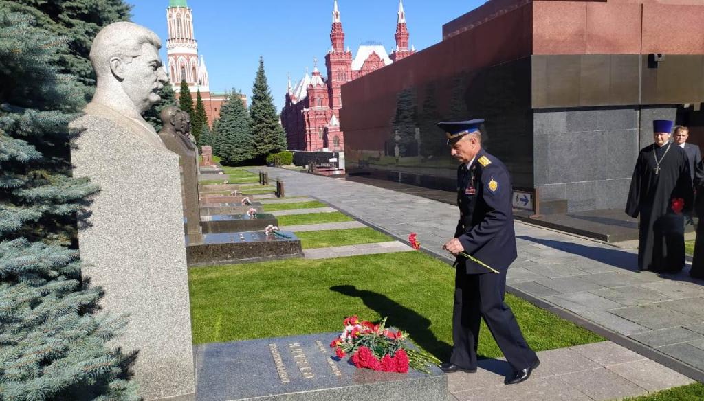 Московские суворовцы почтили память создателя суворовских военных и нахимовских военно-морских училищ  - фото 6