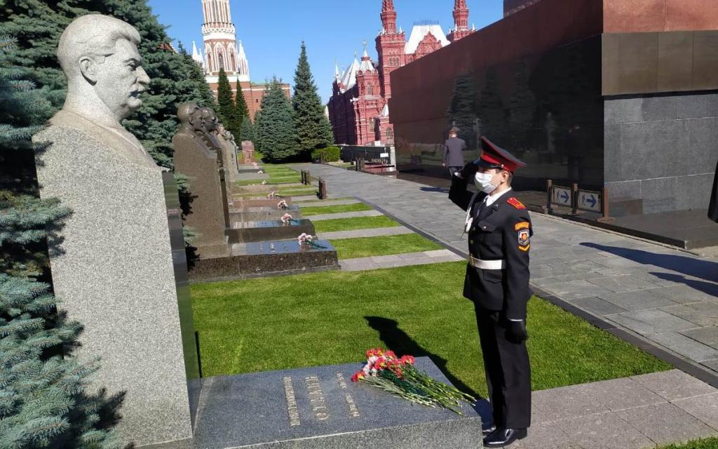 Московские суворовцы почтили память создателя суворовских военных и нахимовских военно-морских училищ  - фото 3