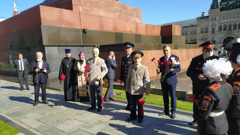 Московские суворовцы почтили память создателя суворовских военных и нахимовских военно-морских училищ  - фото 4