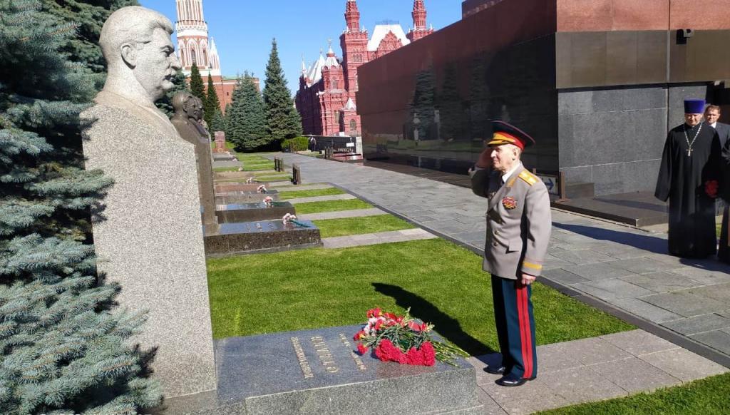 Московские суворовцы почтили память создателя суворовских военных и нахимовских военно-морских училищ  - фото 14