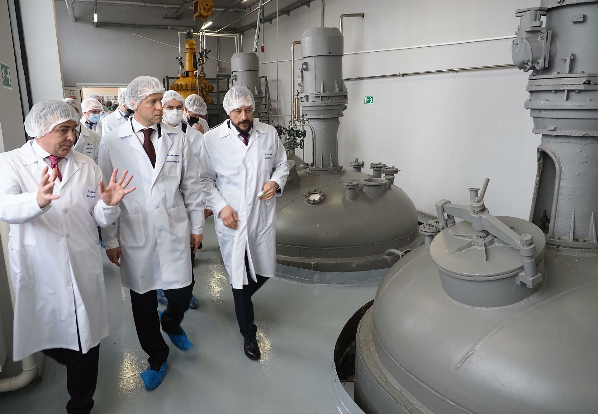 Денис Мантуров вчера открыл новую линию производства на заводе "Биохимик" в Саранске - фото 1