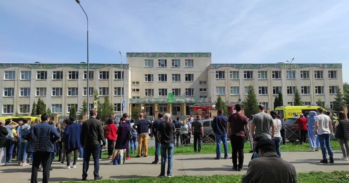  СМИ: В Казани открыта стрельба в школе на улице Файзи - фото 2