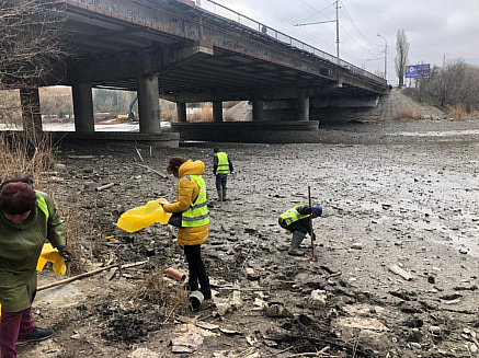 Почти 150 тонн мусора собрали активисты со дна ростовского водохранилища - фото 2