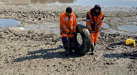 Почти 150 тонн мусора собрали активисты со дна ростовского водохранилища - фото 3