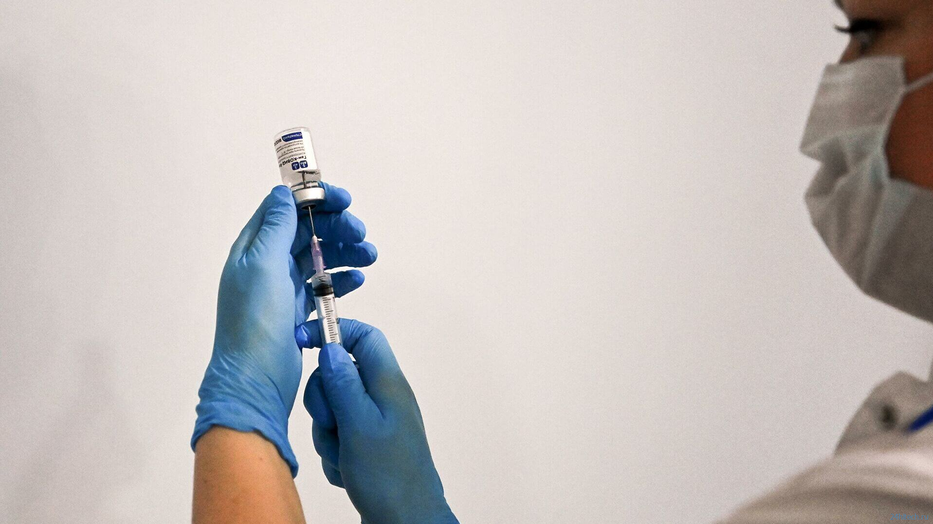 Эффективность вакцины "Спутник V" в третьей фазе испытаний превысила 91% - Lancet - фото 1