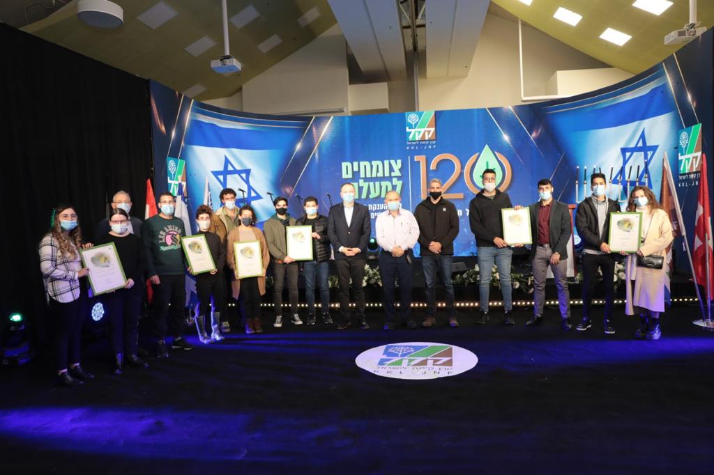 Израиль: Последний день Хануки стал днем чудес для 700 израильских студентов - фото 2