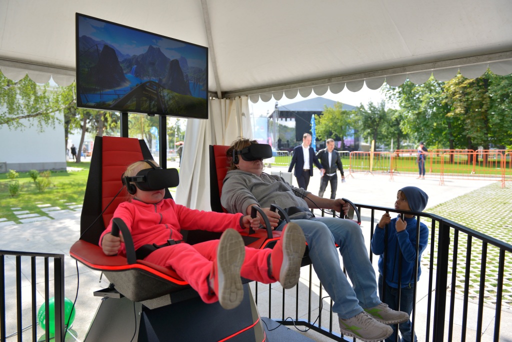 День открытых дверей «Технограда» удивил гостей новейшими VR-аттракционами, научным шоу и концертом звезд «Russian Music Box» - фото 5
