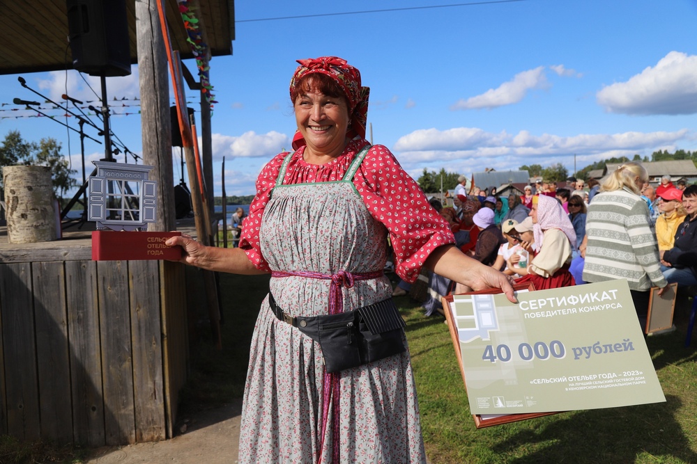 Солнце, радость и гостеприимство: более двухсот человек посетили Успенскую ярмарку-2023 в Кенозерье - фото 11
