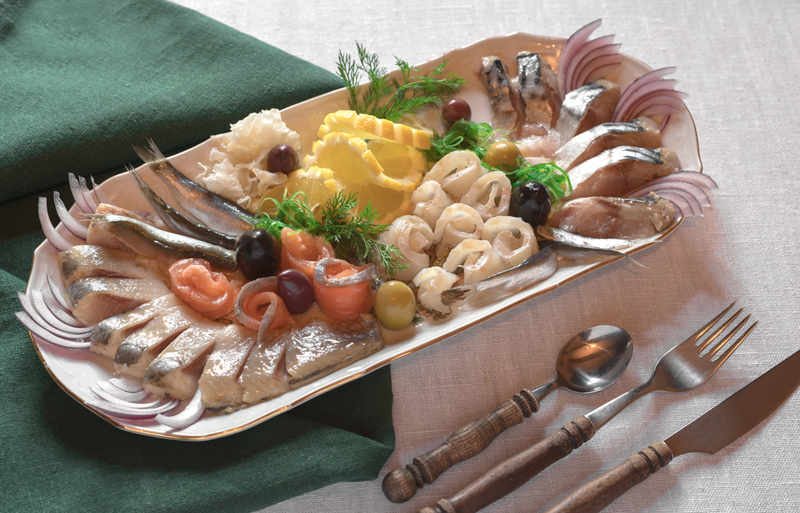 Рыбная тарелка. Подборка оригинальной подачи рыбы и морепродуктов на праздничный стол - фото 11