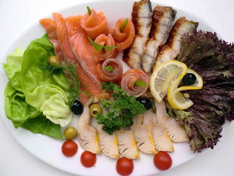 Рыбная тарелка. Подборка оригинальной подачи рыбы и морепродуктов на праздничный стол - фото 18