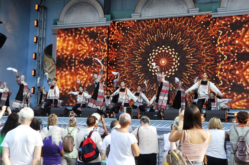 В Москве открылся XII  Фестиваль славянского искусства «Русское поле» - фото 3