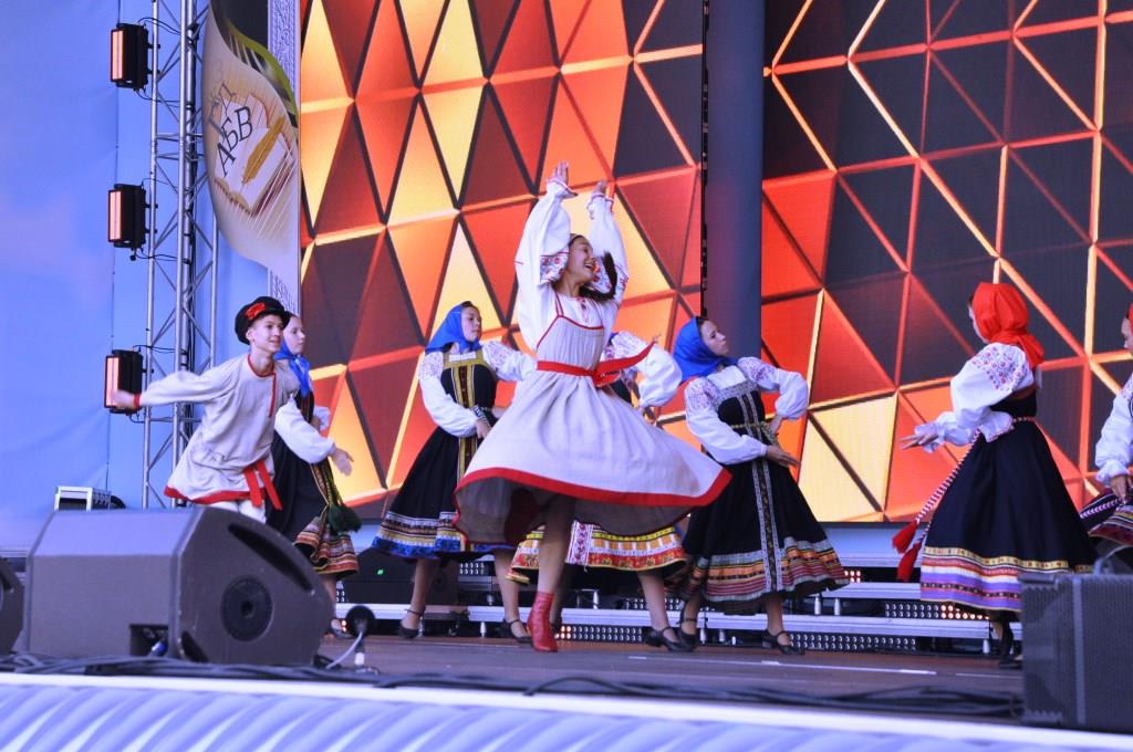 В Москве открылся XII  Фестиваль славянского искусства «Русское поле» - фото 4