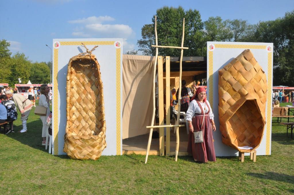 В Москве открылся XII  Фестиваль славянского искусства «Русское поле» - фото 18