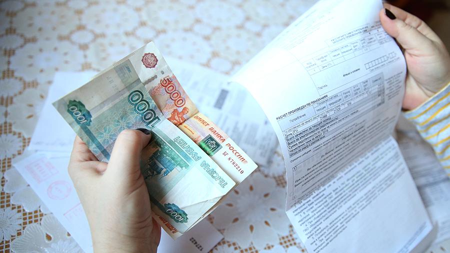 Дмитрий Медведев поручил решить проблему с накопленными долгами потребителей услуг ЖКХ - фото 1