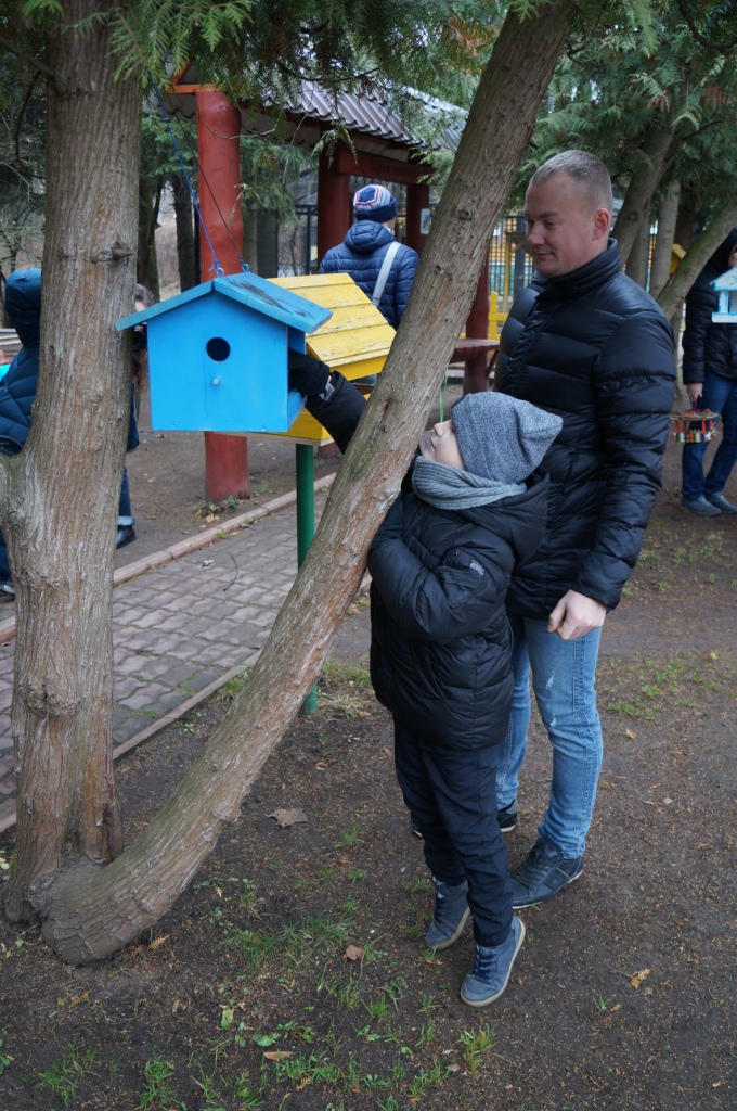 Новые «птичьи столовые» открылись в Кузьминском парке - фото 2