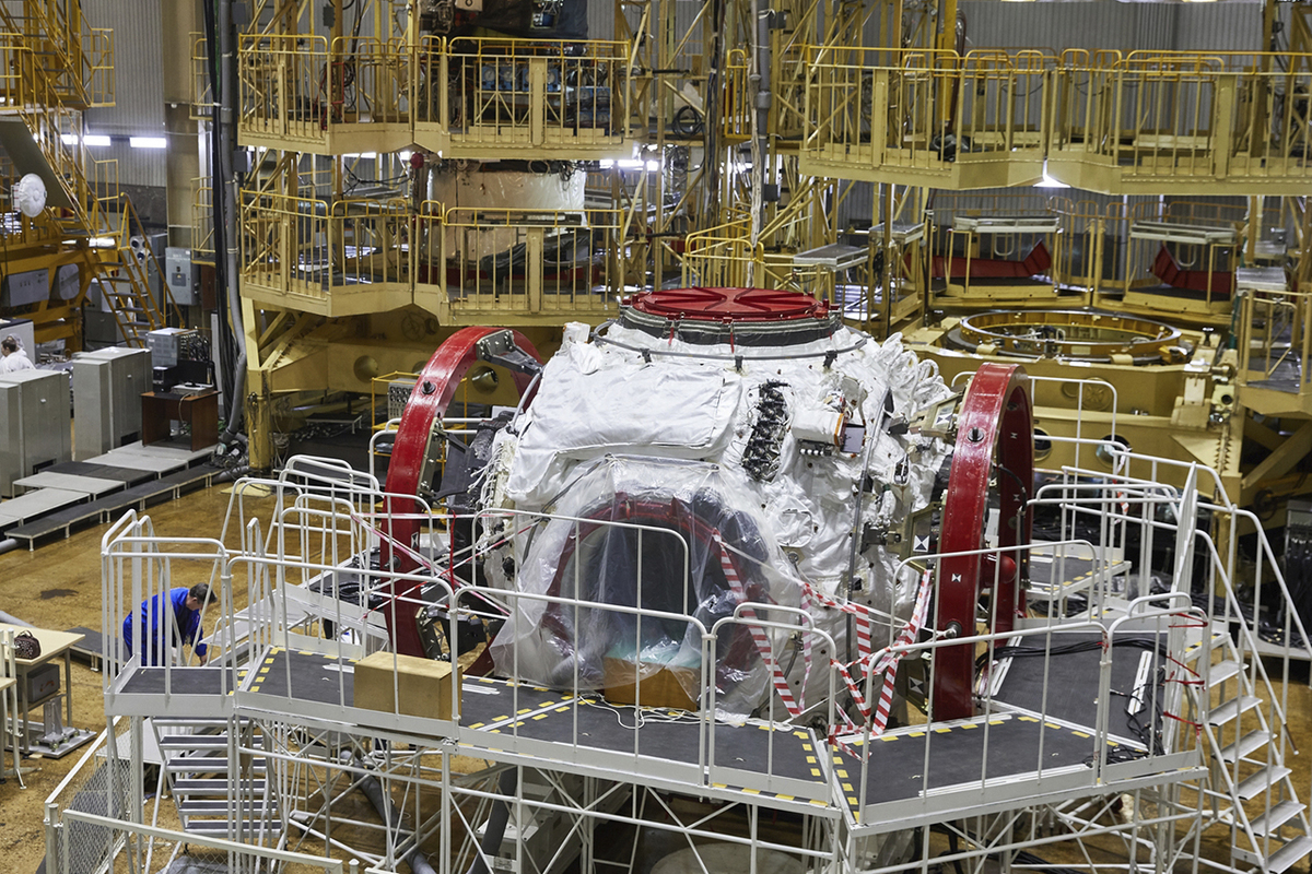 "Роскосмос": на Байконур для запуска в ноябре отправили новый российский модуль для МКС - фото 1