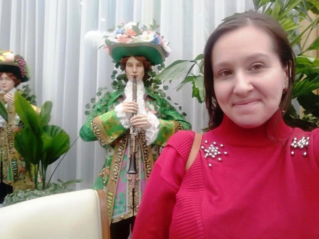 В Государственном Кремлевском дворце появились цветущие фигуры  - фото 10