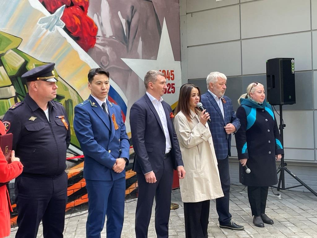 На северо-востоке Москвы единороссы открыли мурал «Защитникам Отечества» - фото 2