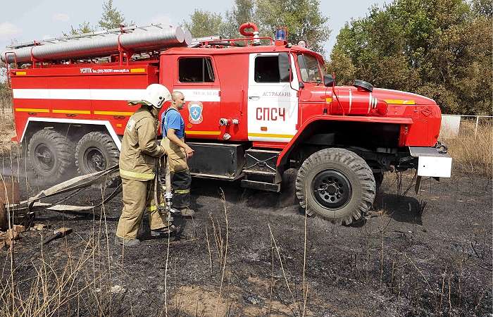 В Волгоградской области все силы брошены на ликвидацию степных пожаров - фото 3