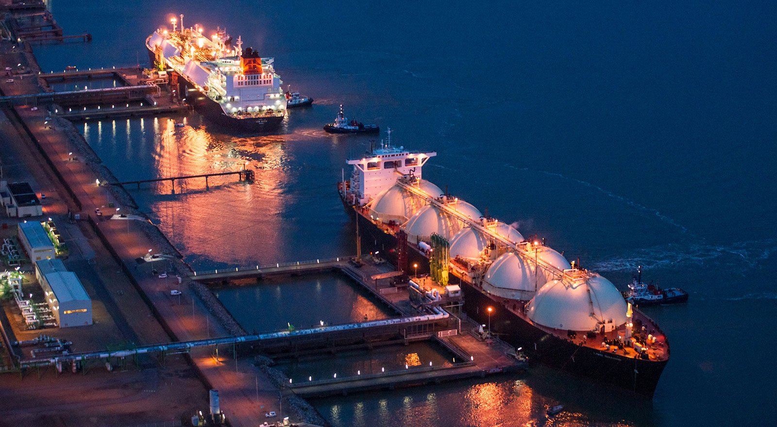 США хотели заменить половину российского газа в Европе катарским СПГ, но тот отказал в наращивании поставок    - фото 2