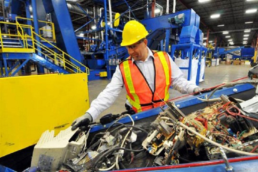 С глаз долой — со свалок вон: тульский завод по утилизации электроники компании «Мега Сервис» переработал свыше 7 миллионов единиц оборудования - фото 1
